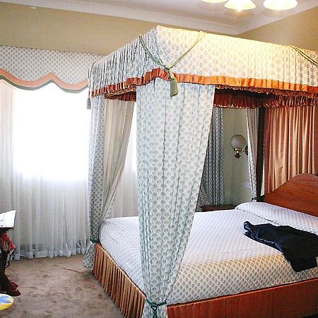 Grand Imperial Hotel Кампала Экстерьер фото