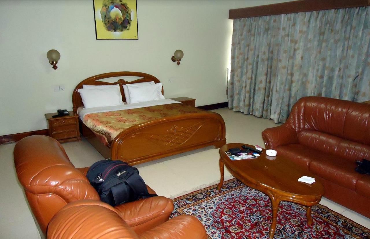 Grand Imperial Hotel Кампала Экстерьер фото
