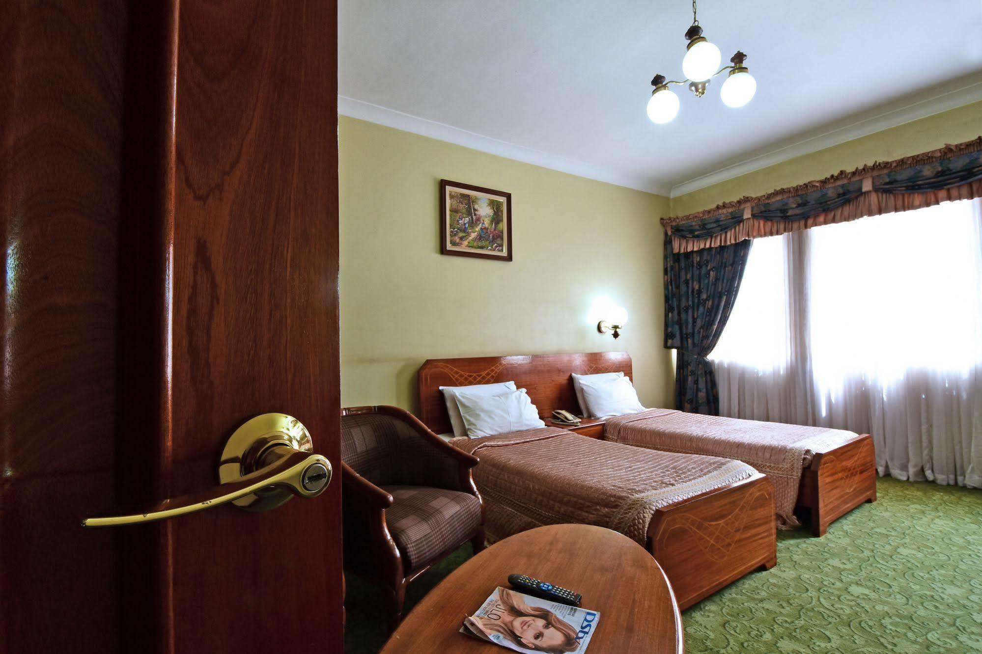 Grand Imperial Hotel Кампала Экстерьер фото